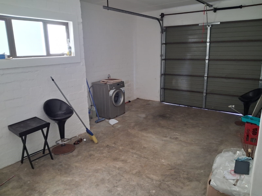 To Let 3 Bedroom Property for Rent in Winterstrand Eastern Cape